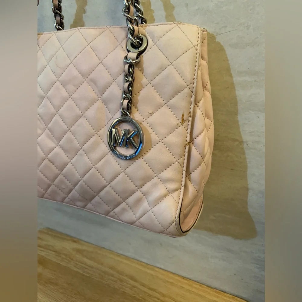 Michael Kors Susannah Large Quilted-Lamb Leather Tote. Blush Pink